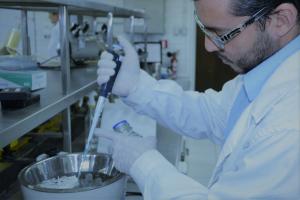 Estudiante de Postgrado en Laboratorio